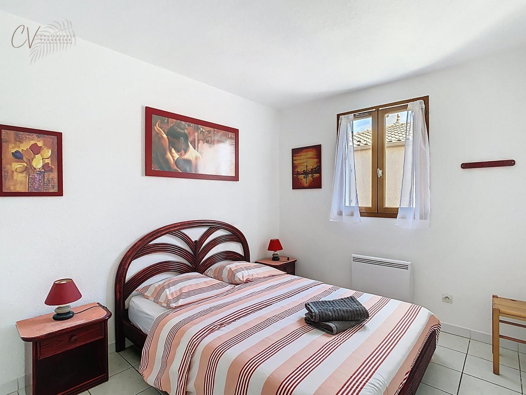 Petit Coin De Paradis Dans Residence Avec Piscine Виас Экстерьер фото
